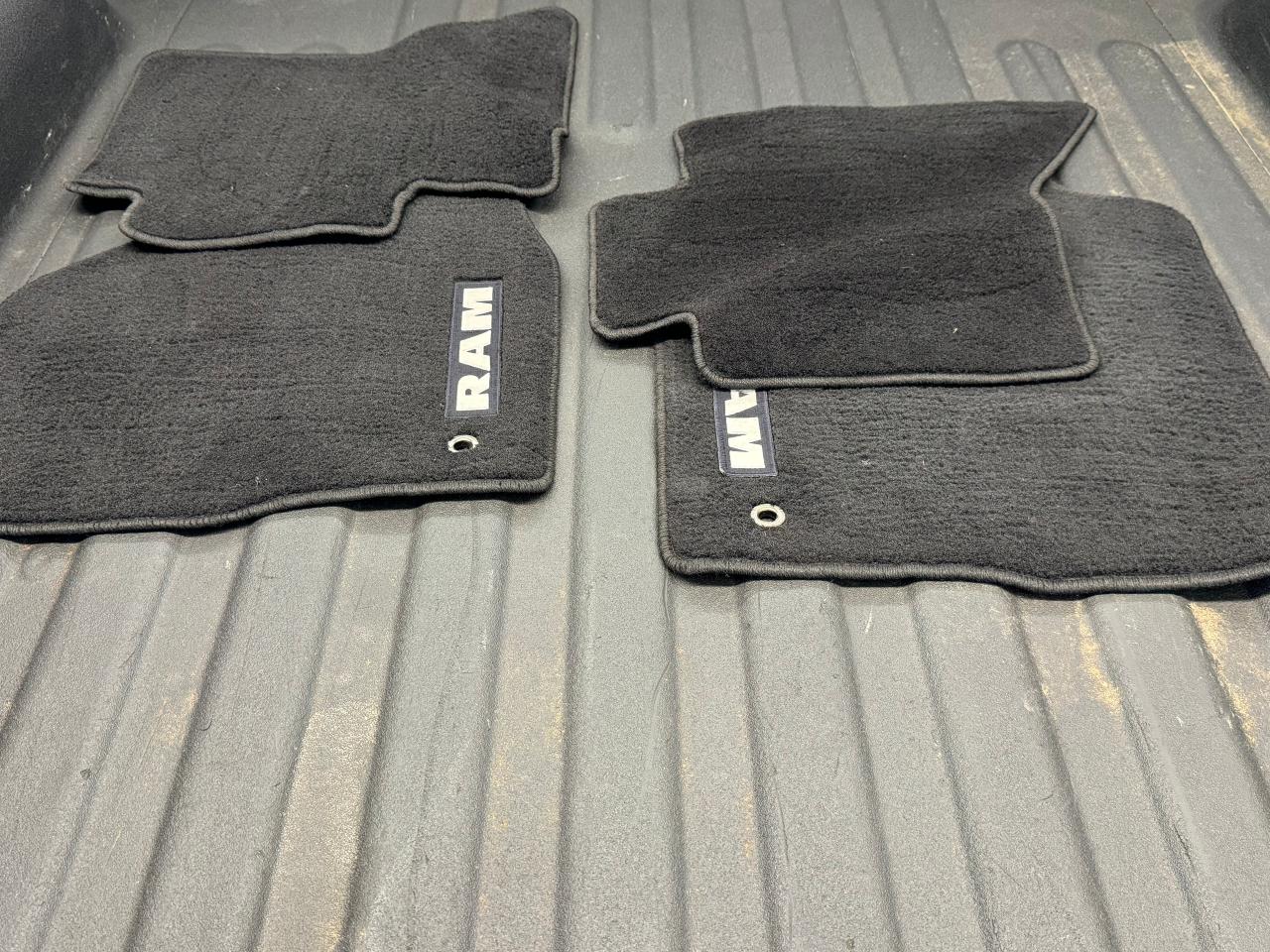 2019 RAM 1500 Classic ST Quad Cab 6 PASS+Camera+Bluetooth+CLEAN CARFAX Photo85