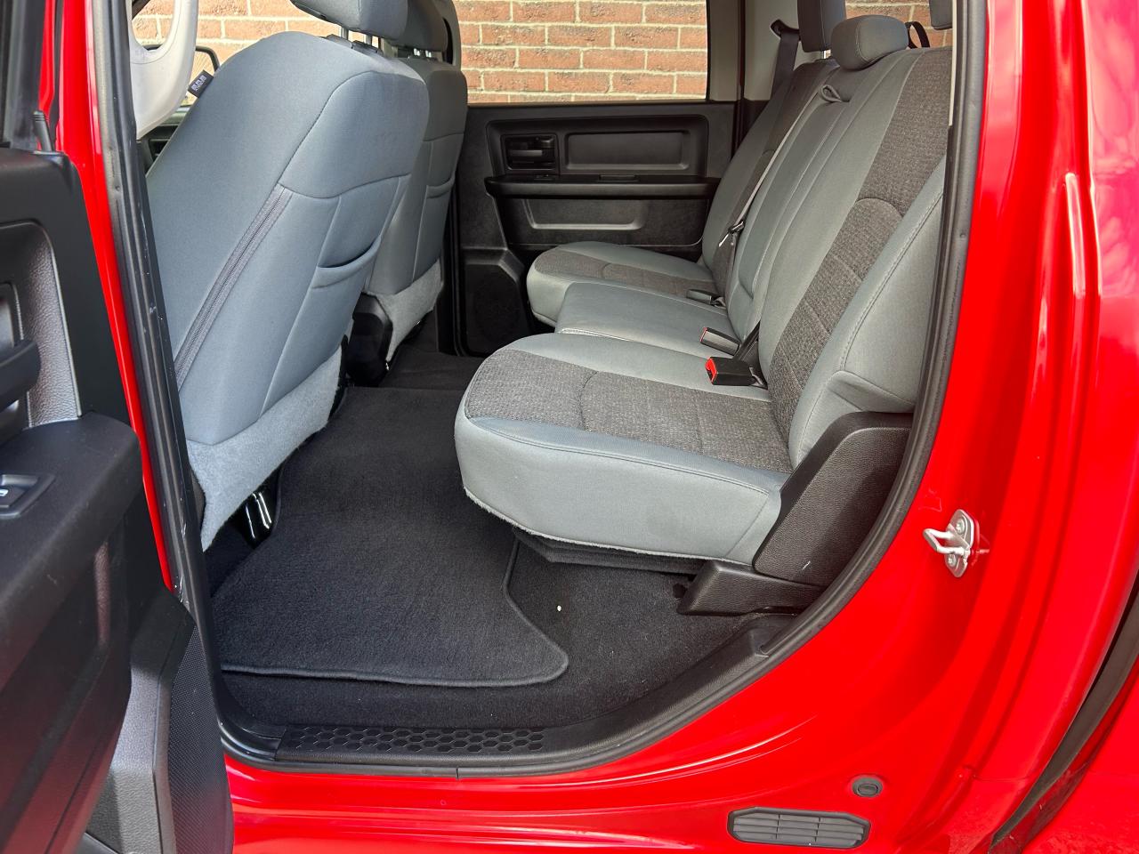 2019 RAM 1500 Classic TRADESMAN - Photo #4
