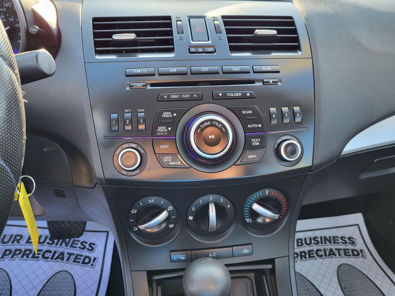 2013 Mazda MAZDA3 GS Photo