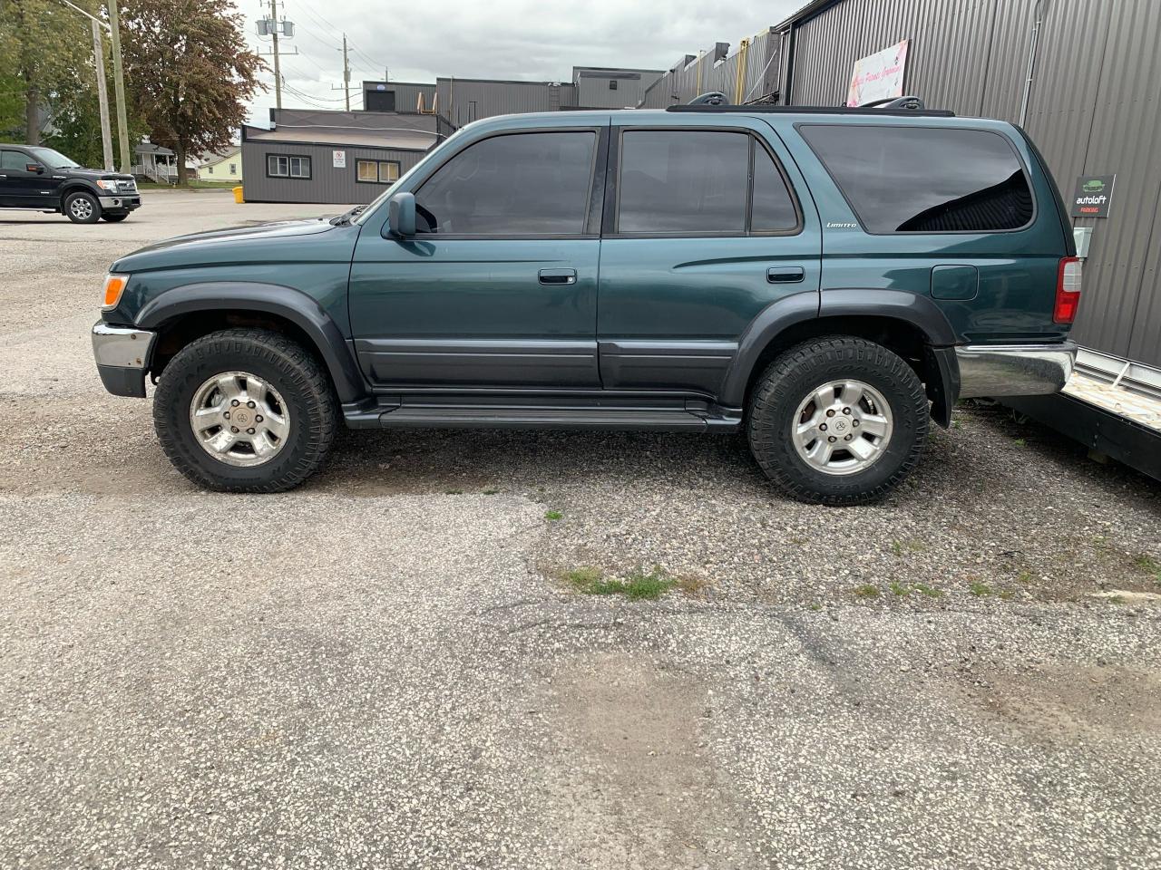 1996 Toyota 4Runner Limited - Photo #4