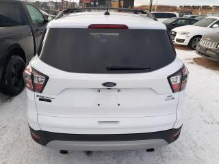 2017 Ford Escape SE, AWD, Large BU Cam, Htd power seats, Power Lift - Photo #6