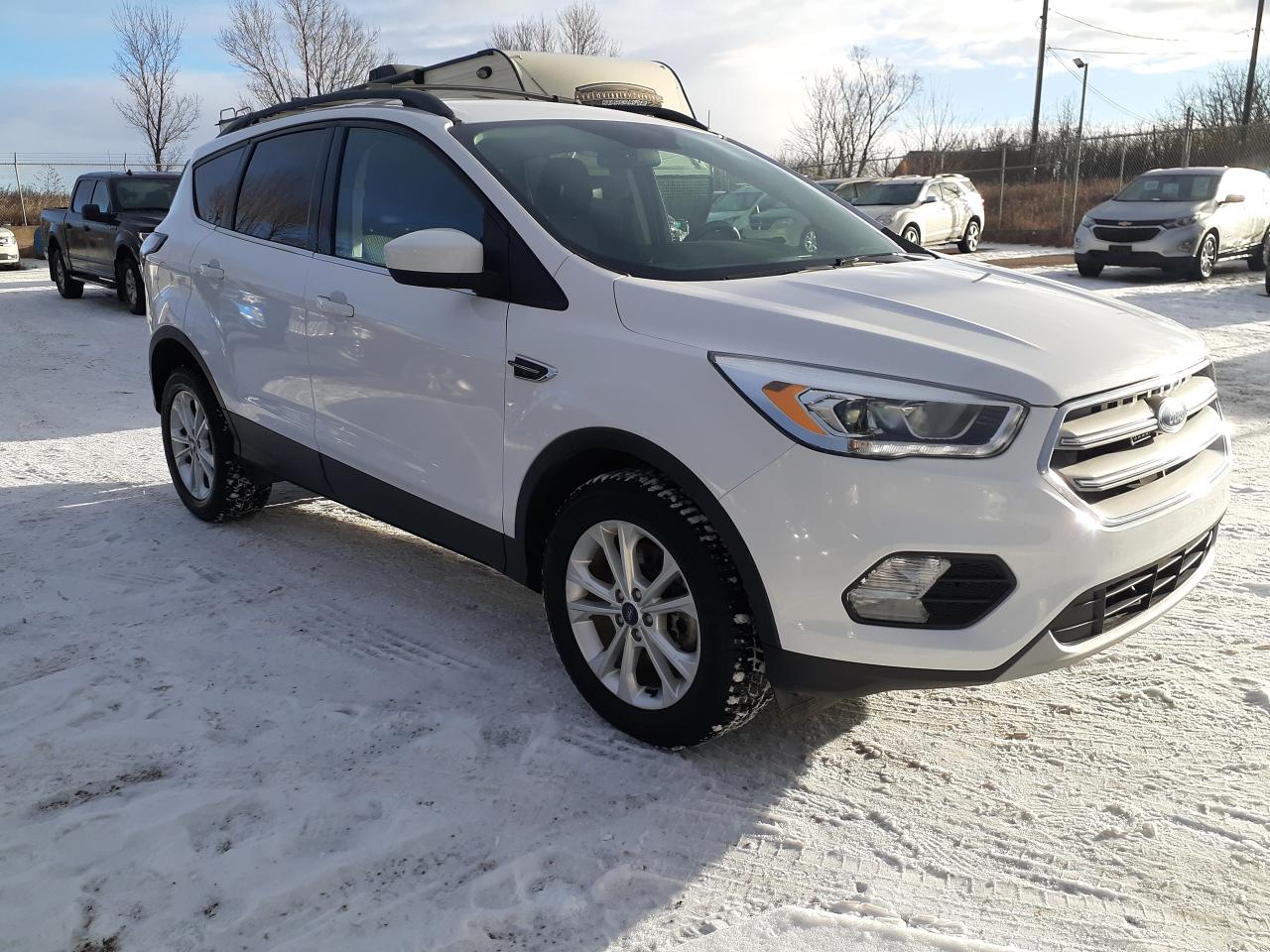 2017 Ford Escape SE, AWD, Large BU Cam, Htd power seats, Power Lift - Photo #3