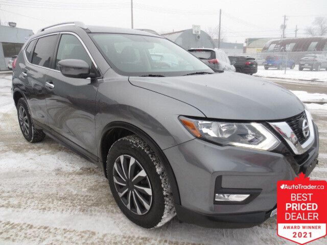 Used 2017 Nissan Rogue AWD SV - Sunroof/Heated Seats/Remote Start/Camera for sale in Winnipeg, MB