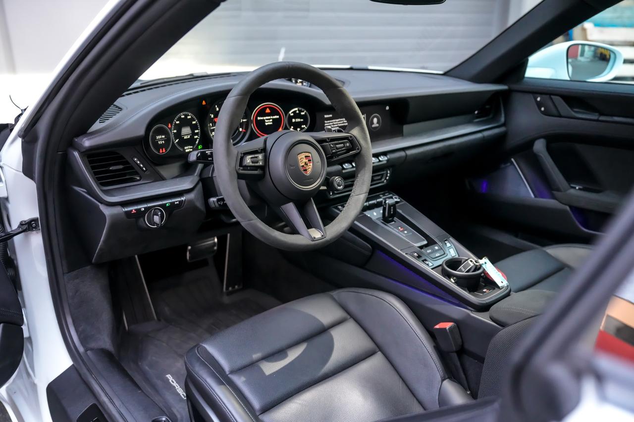 2022 Porsche 911 Carrera 4 GTS - Photo #12