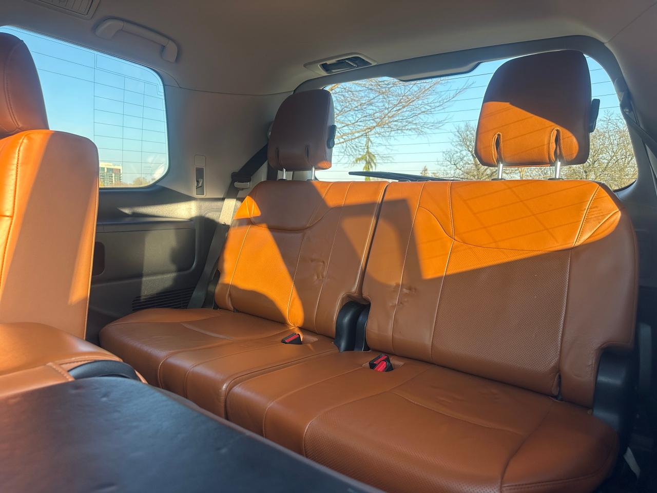 2011 Lexus LX 570 1 OWNER / ULTRA PREMIUM/ STUNNING SHAPE/ CERTIFIED - Photo #21