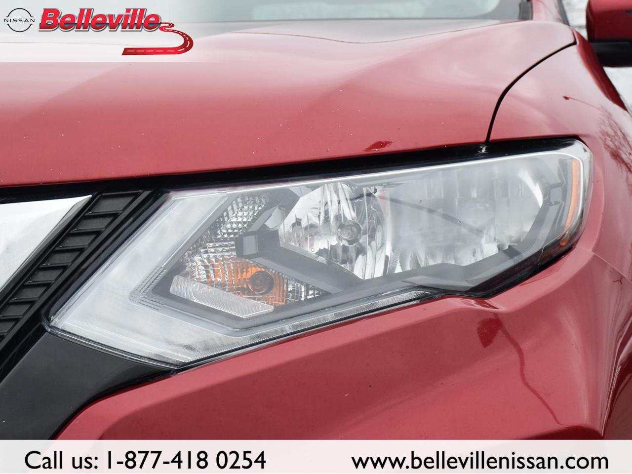 2017 Nissan Rogue SV AWD, SUNROOF, LOCAL TRADE! Photo