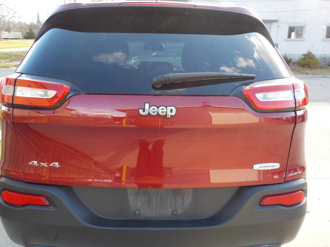 2014 Jeep Cherokee 4WD 4dr North - Photo #4