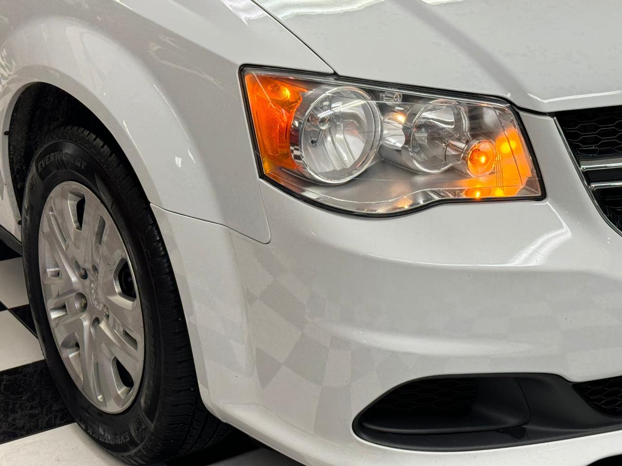 2016 Dodge Grand Caravan SXT StowNGo+A/C - Photo #37
