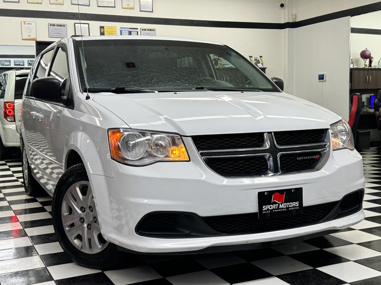 2016 Dodge Grand Caravan SXT StowNGo+A/C - Photo #13