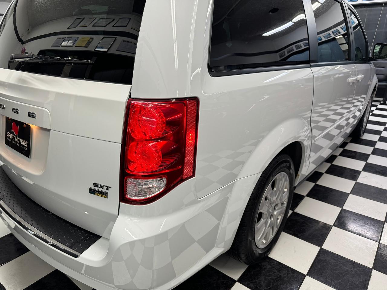 2016 Dodge Grand Caravan SXT StowNGo+A/C Photo93