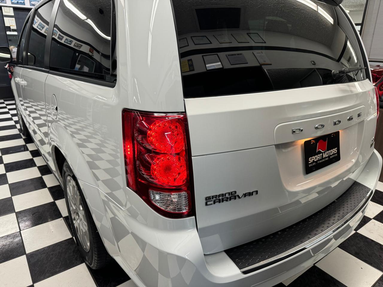 2016 Dodge Grand Caravan SXT StowNGo+A/C Photo39