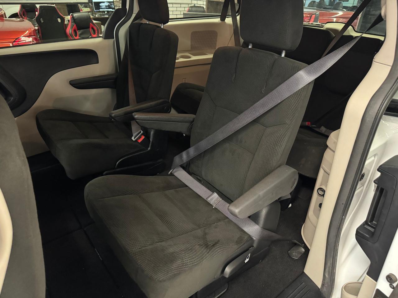 2016 Dodge Grand Caravan SXT StowNGo+A/C Photo23