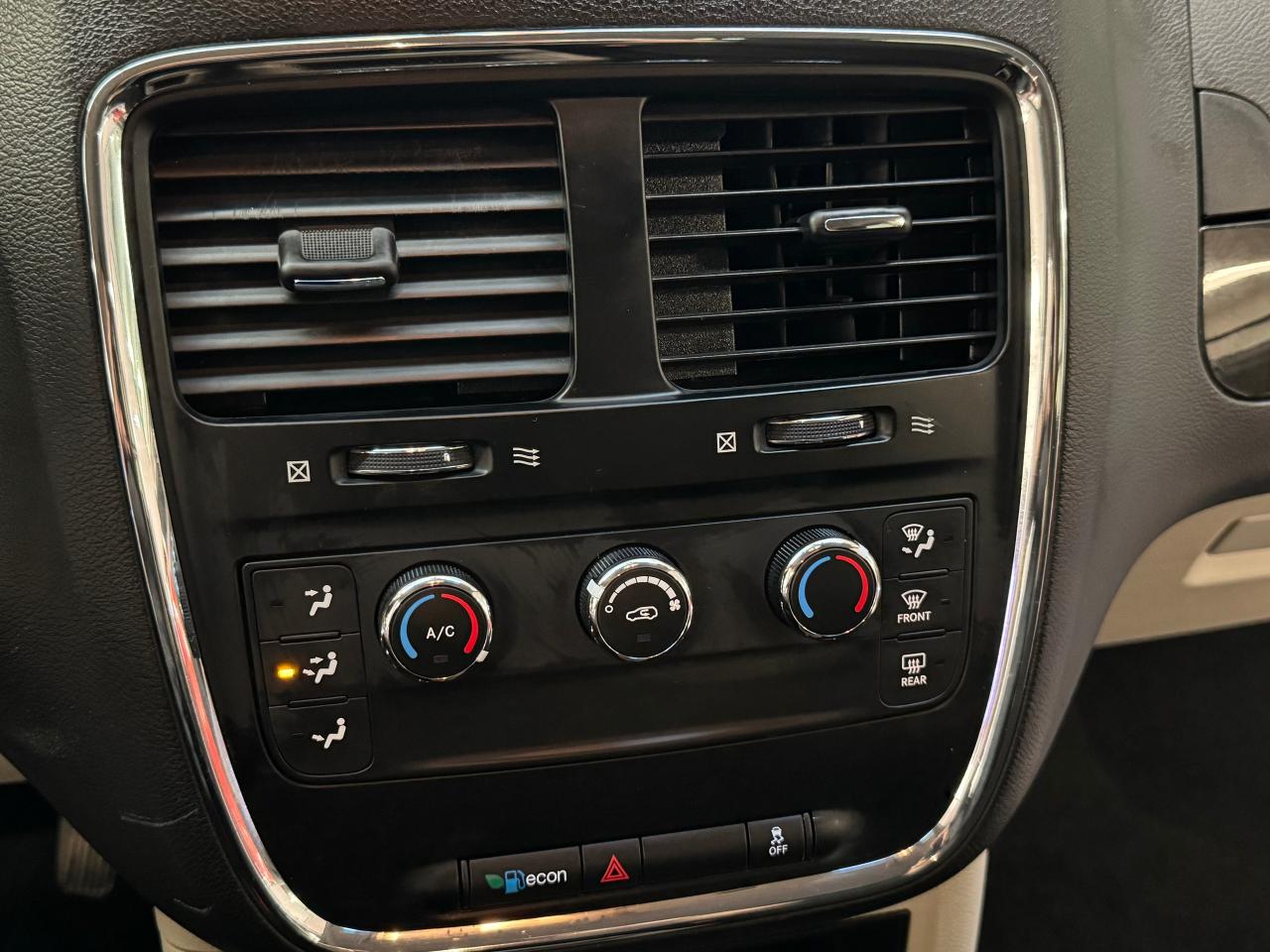 2016 Dodge Grand Caravan SXT StowNGo+A/C - Photo #28