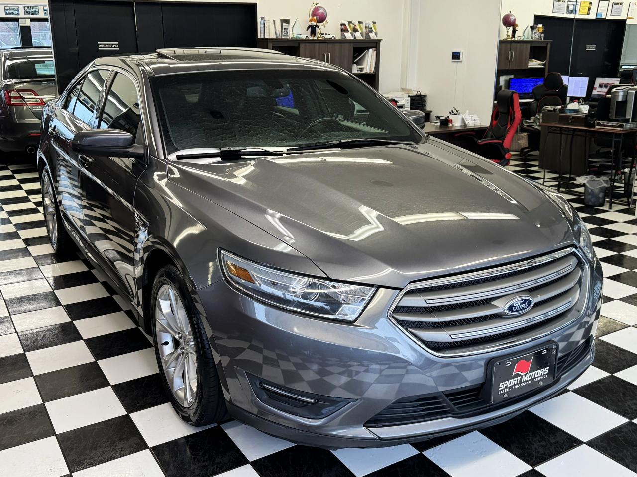 2013 Ford Taurus SEL+Heated Leather+Roof+CAM+New Tires+CLEAN CARFAX - Photo #5