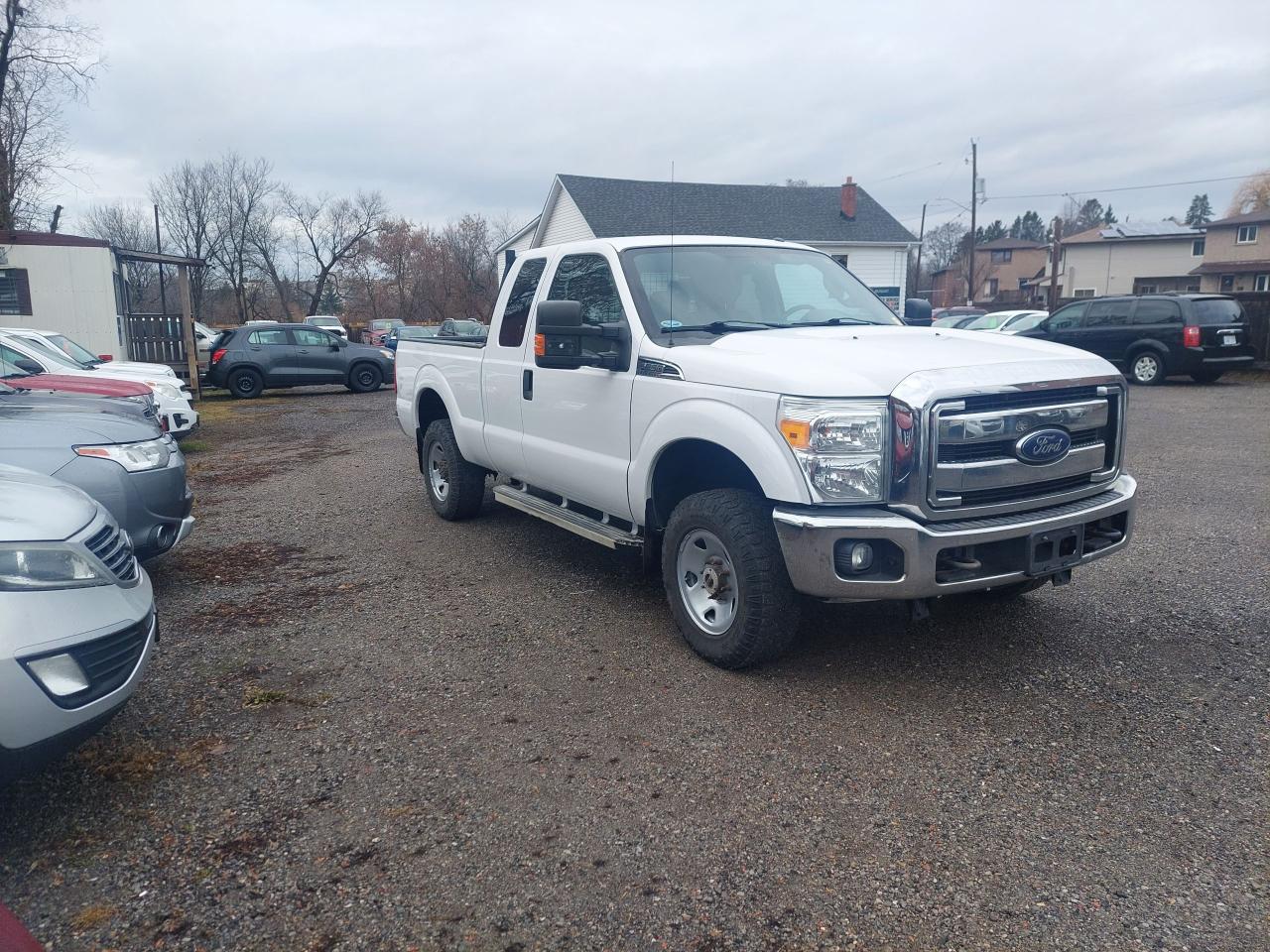 2016 Ford F-250 4WD SuperCab 142" XLT - Photo #3