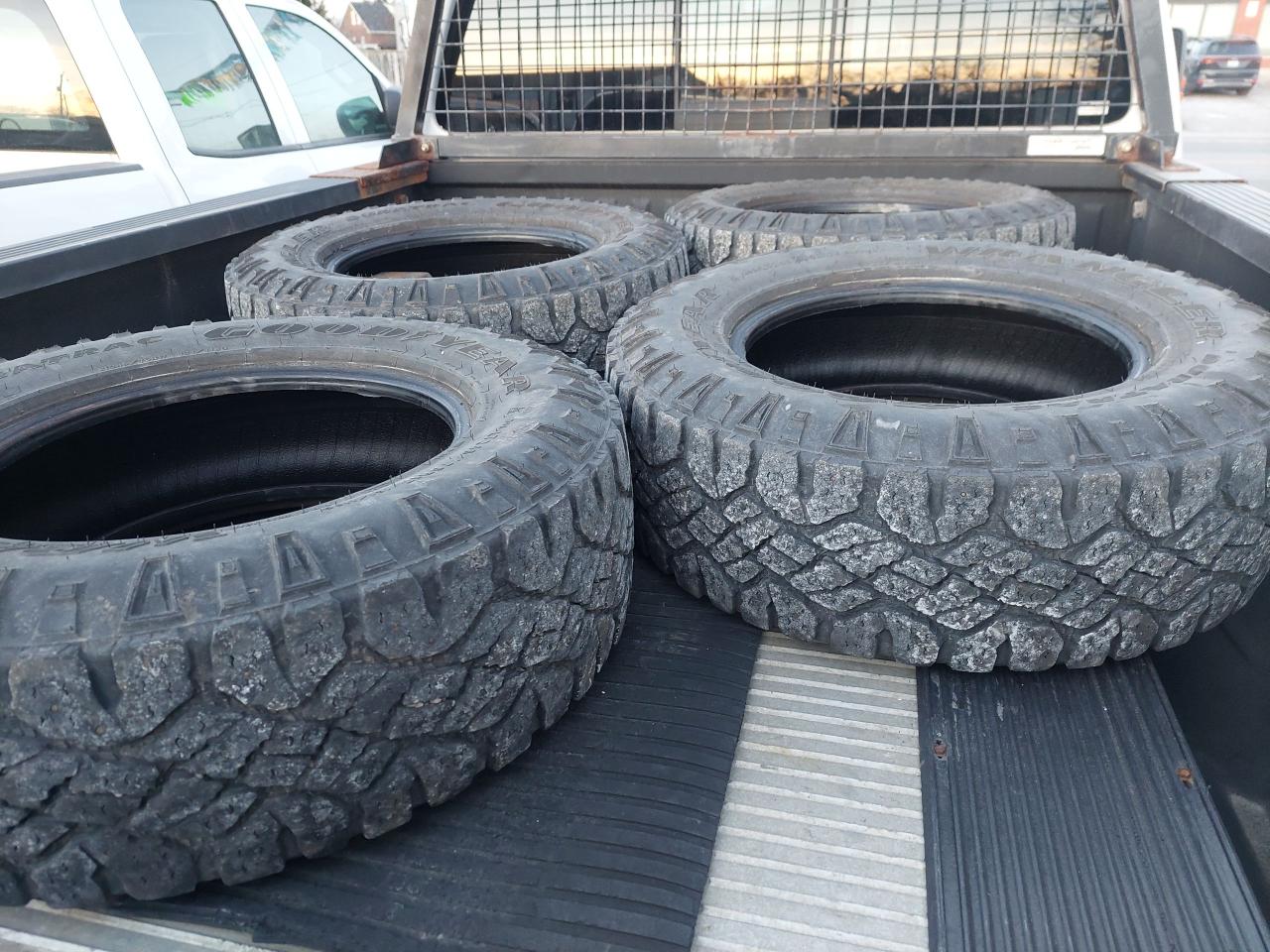 2016 Ford F-250 4WD SuperCab 142" XLT - Photo #12