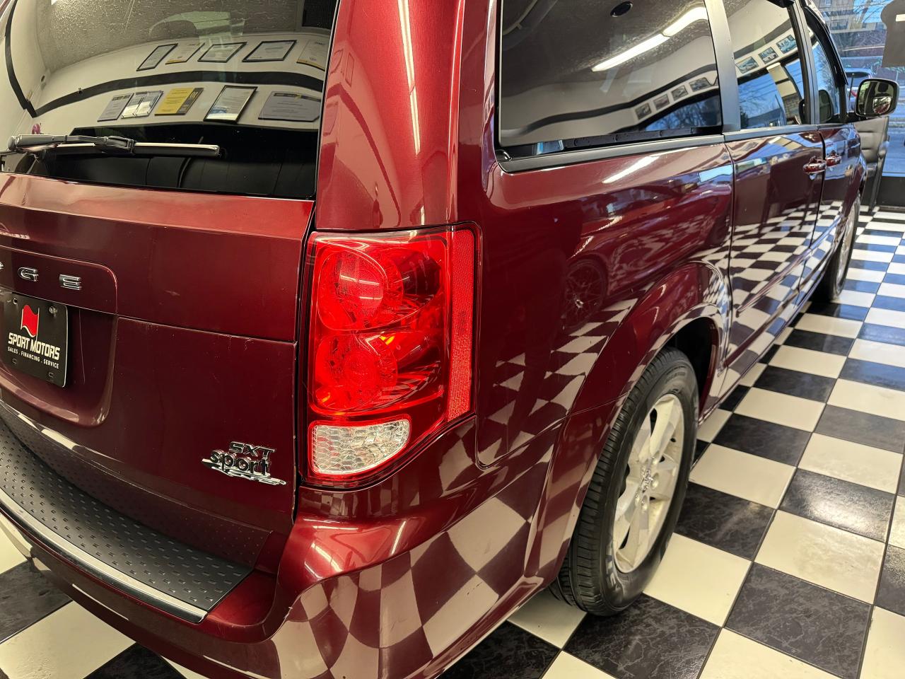 2016 Dodge Grand Caravan SXT Plus+Camera+DVD+Bluetooth+CLEAN CARFAX Photo39
