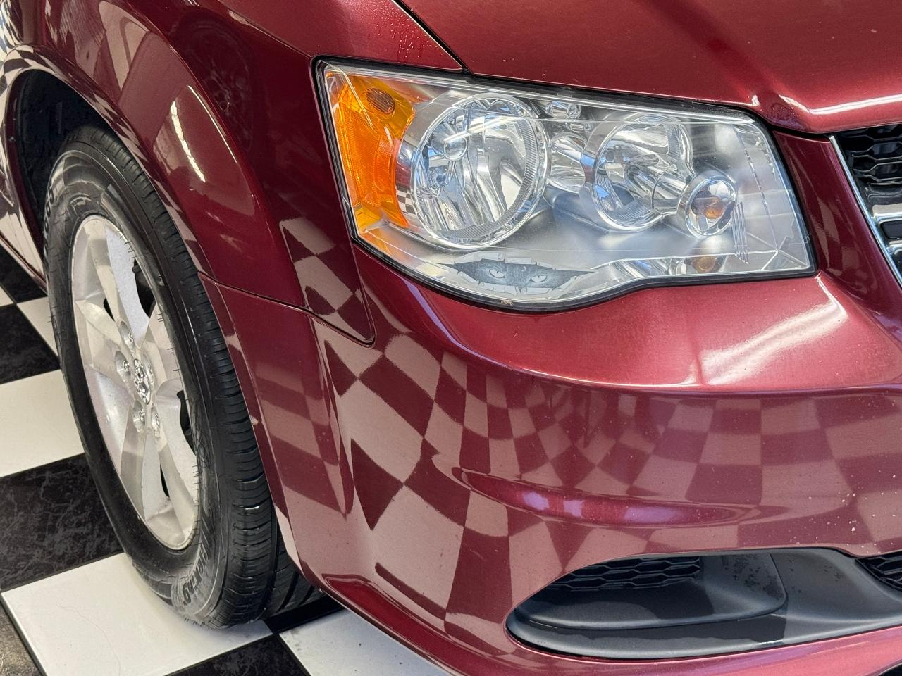 2016 Dodge Grand Caravan SXT Plus+Camera+DVD+Bluetooth+CLEAN CARFAX Photo36