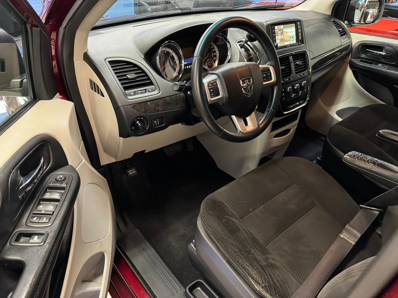 2016 Dodge Grand Caravan SXT Plus+Camera+DVD+Bluetooth+CLEAN CARFAX - Photo #19