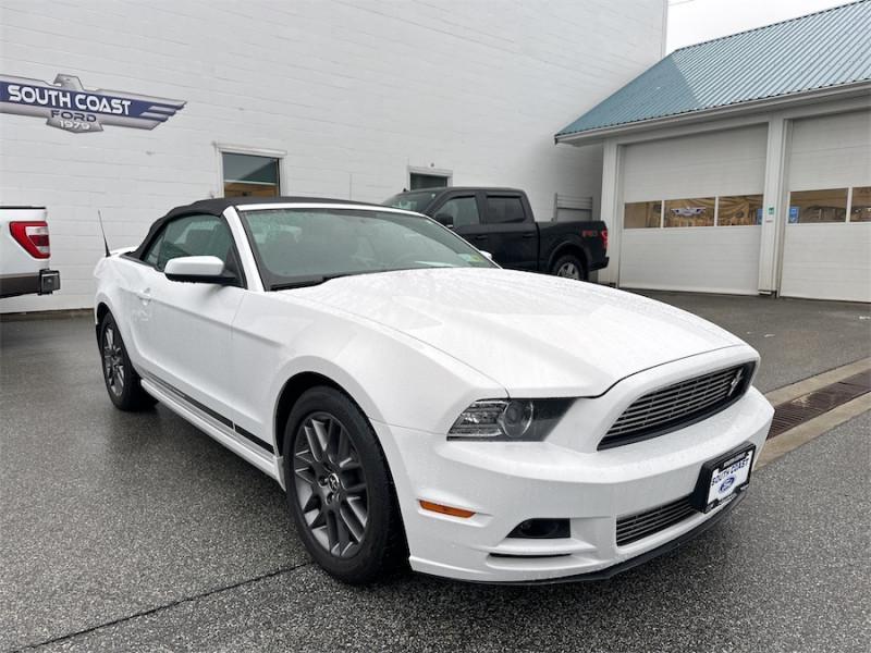 2014 Ford Mustang V6 Premium  - Leather Seats Photo5