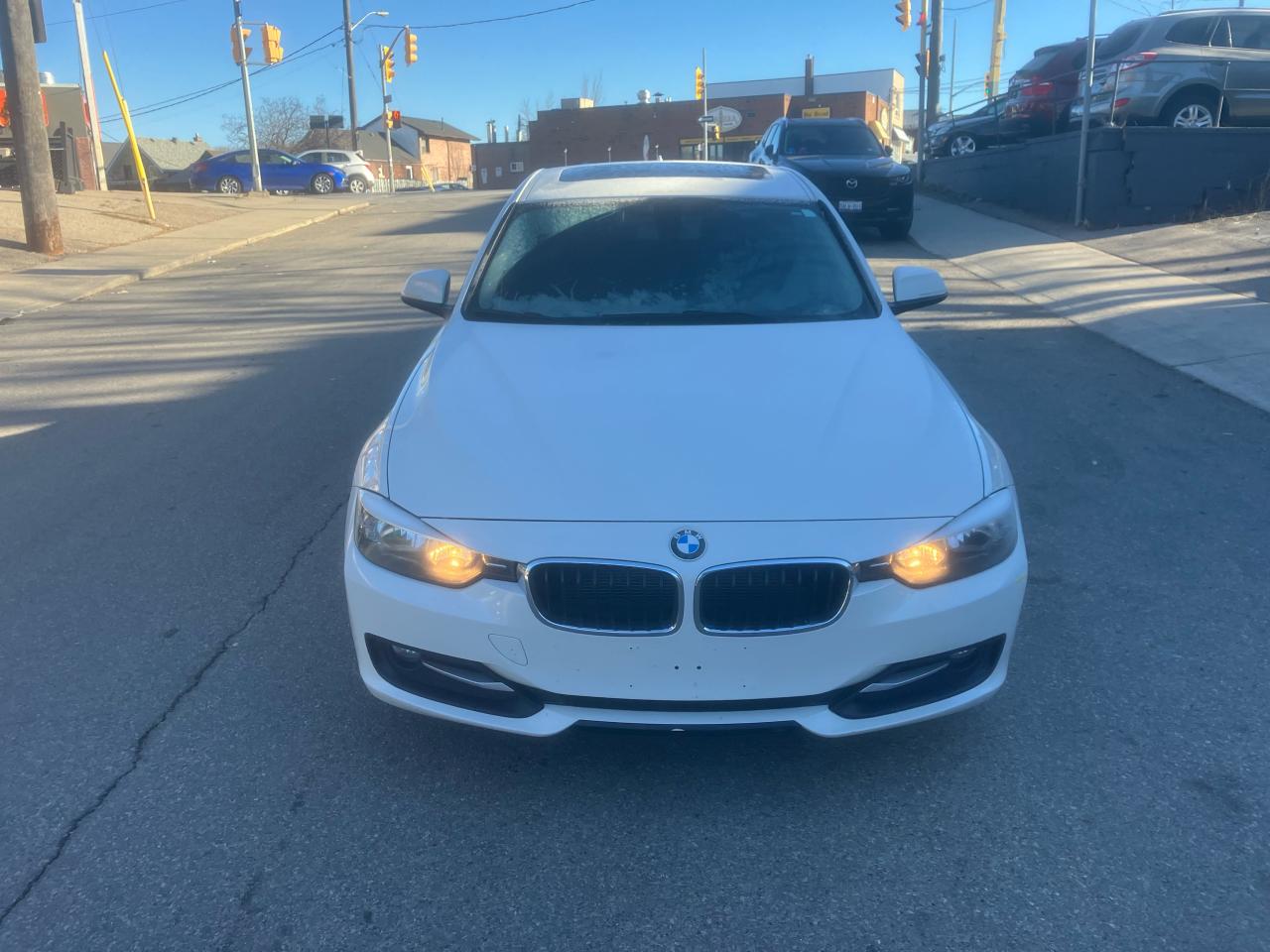 2015 BMW 3 Series 320i xDrive/AWD/SUNROOF/LEATHER/BLUE/CERTIFIED - Photo #2