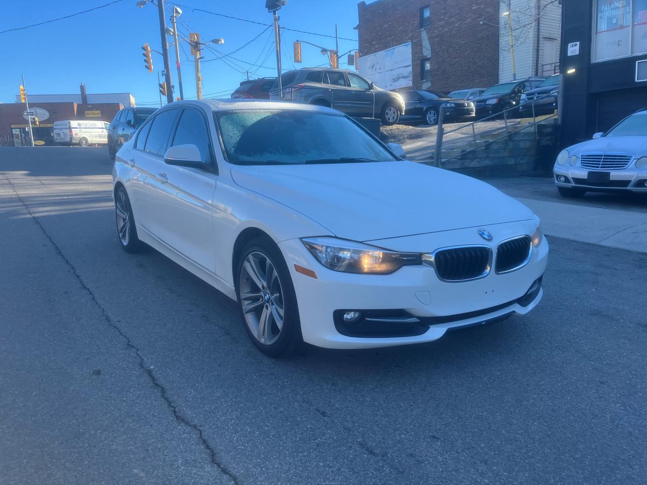 2015 BMW 3 Series 320i xDrive/AWD/SUNROOF/LEATHER/BLUE/CERTIFIED - Photo #3