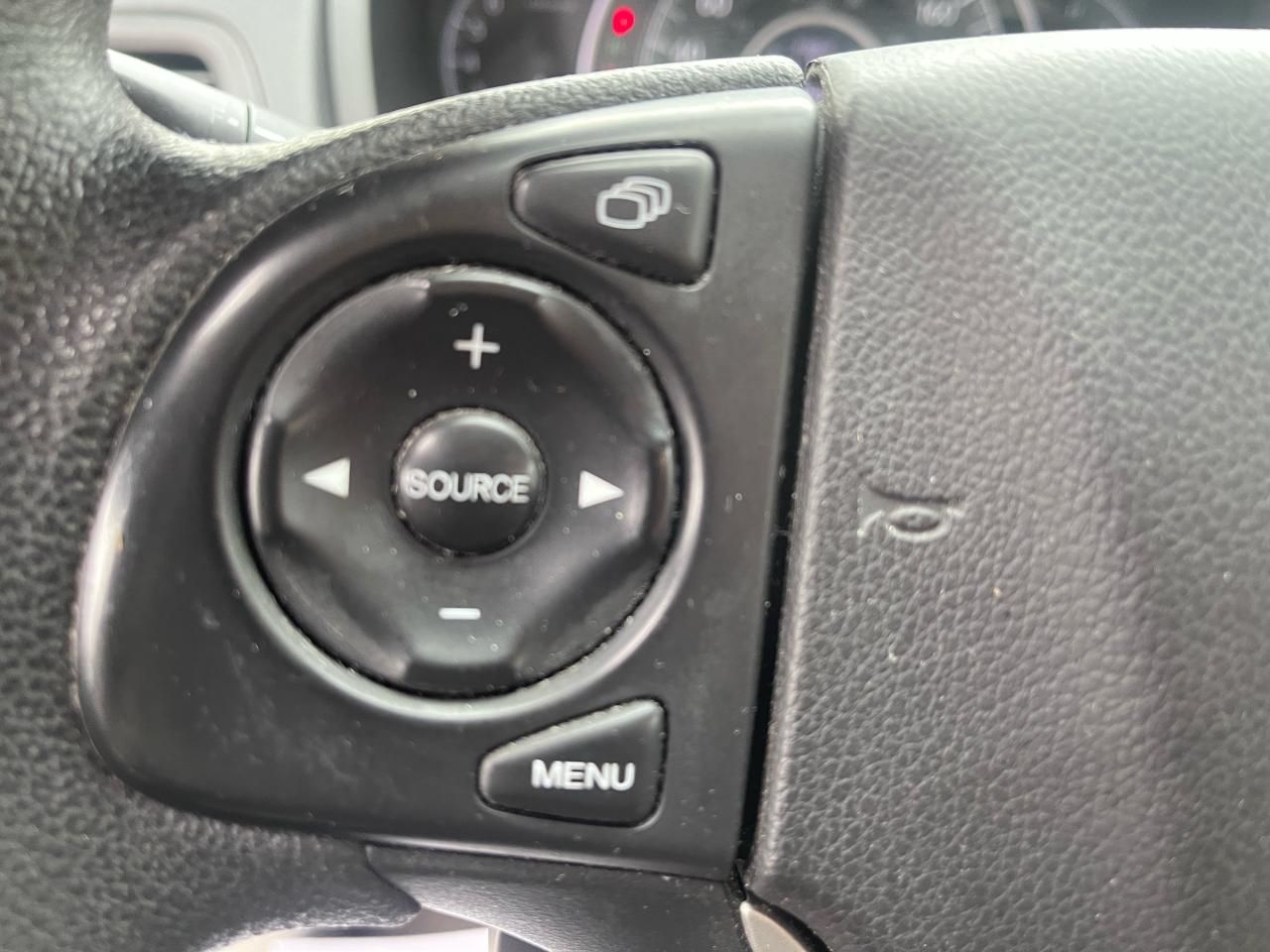 2014 Honda CR-V EX, 4 Wheel Drive, alloys, sunroof, htd. seats - Photo #17
