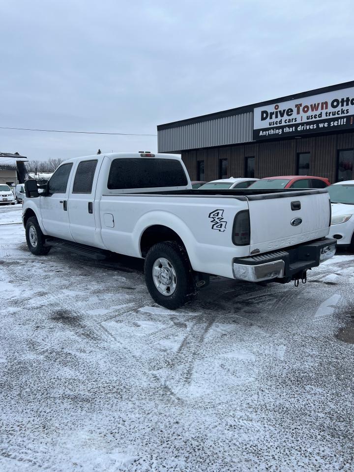 2011 Ford F-350 XLT Super Duty - Photo #3