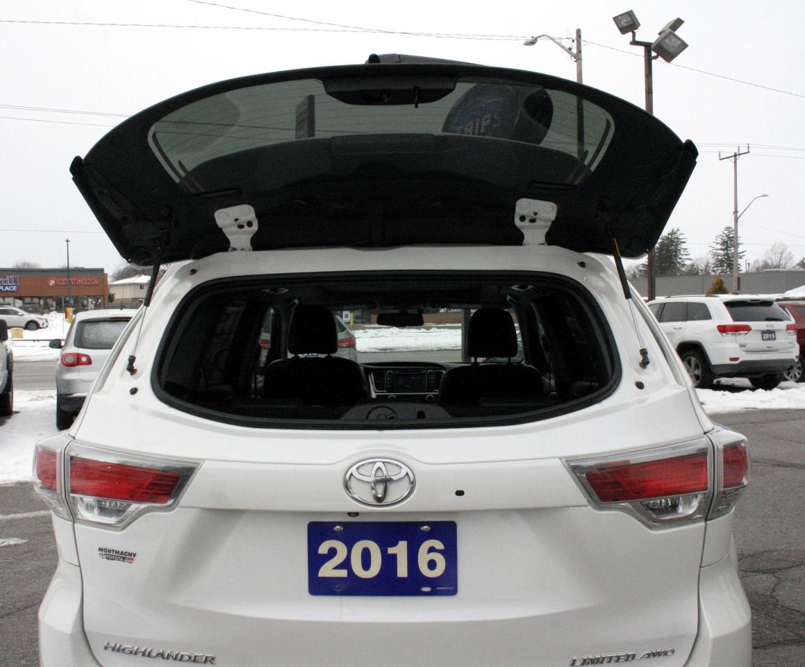 2016 Toyota Highlander AWD 4DR LTD/MINT/LOW, LOW KMS/PRICED- QUICK SALE! - Photo #11
