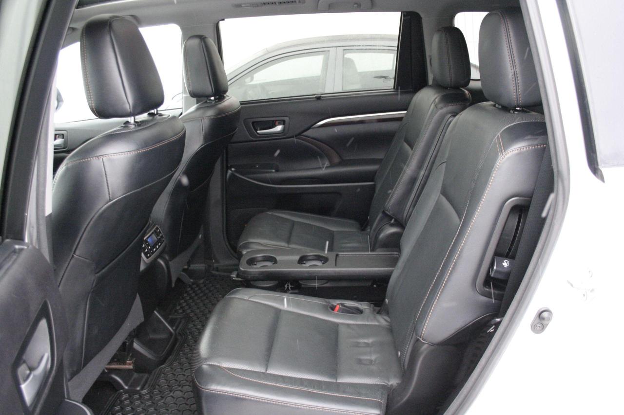 2016 Toyota Highlander AWD 4DR LTD/MINT/LOW, LOW KMS/PRICED- QUICK SALE! - Photo #32