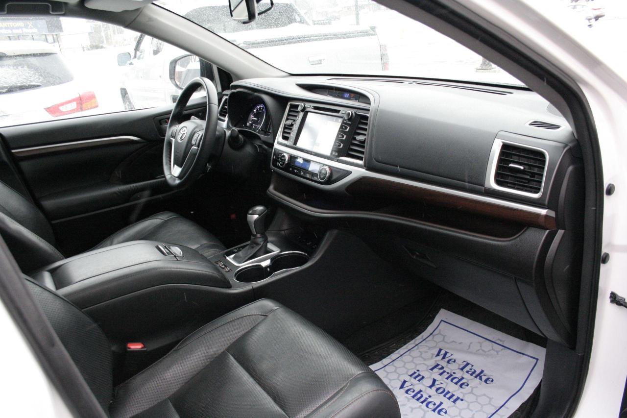 2016 Toyota Highlander AWD 4DR LTD/MINT/LOW, LOW KMS/PRICED- QUICK SALE! - Photo #49