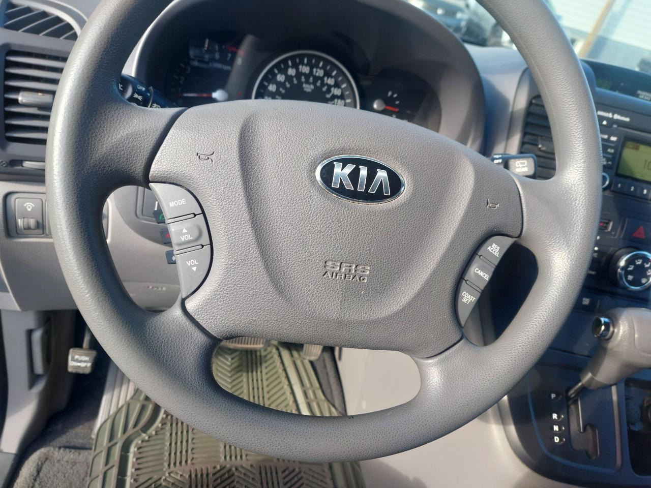 2014 Kia Sedona 4dr Wgn LX Convenience - Photo #15