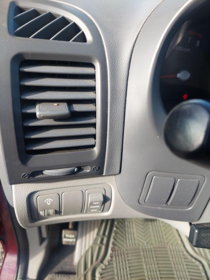 2014 Kia Sedona 4dr Wgn LX Convenience - Photo #16