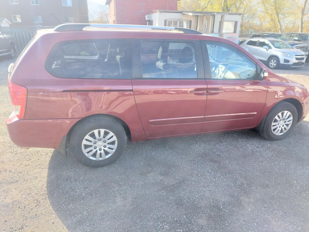 2014 Kia Sedona 4dr Wgn LX Convenience - Photo #2