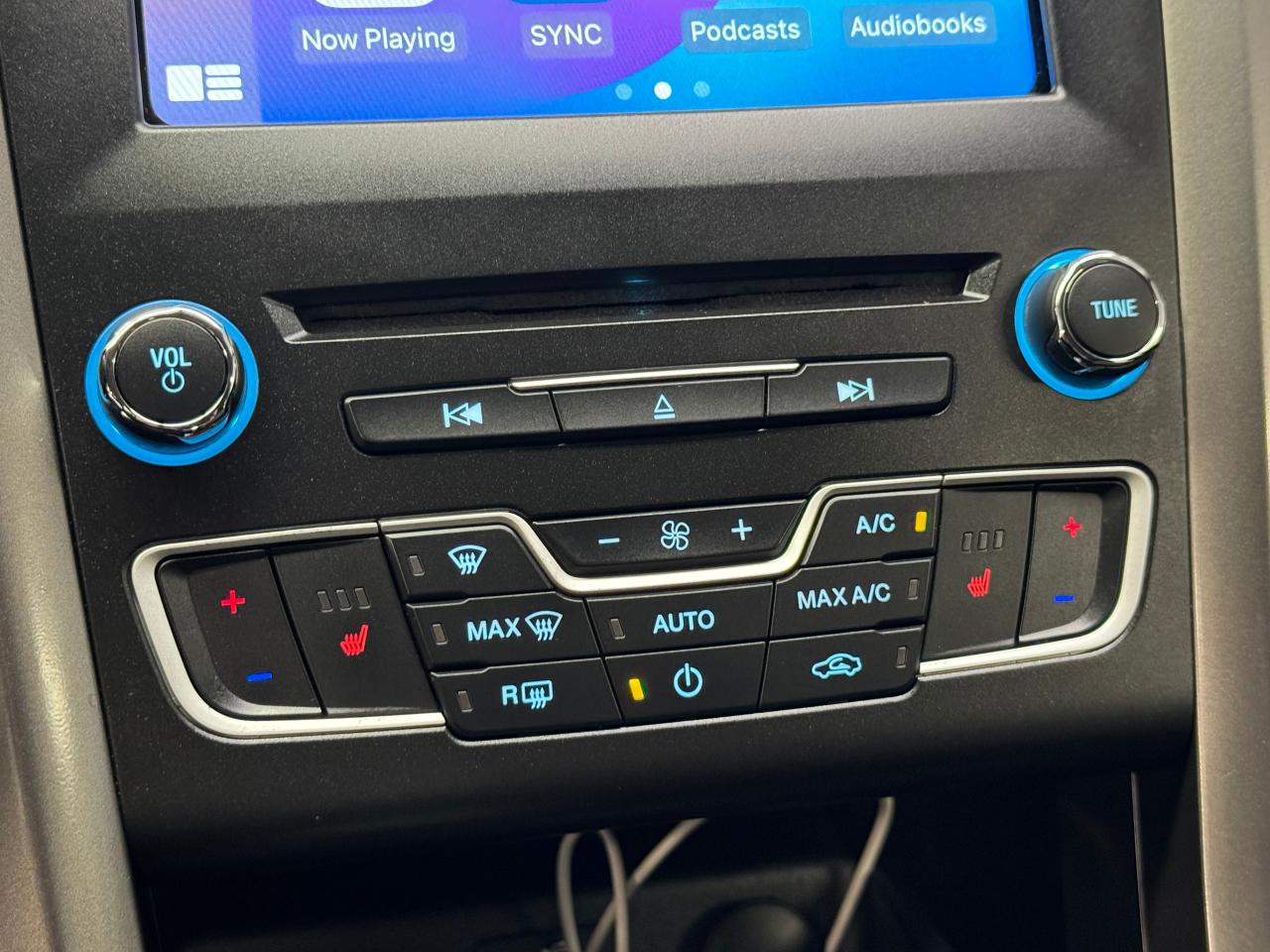 2018 Ford Fusion Energi SE+GPS+Camera+Heated Leather+New Tires+CLEANCARFAX - Photo #37