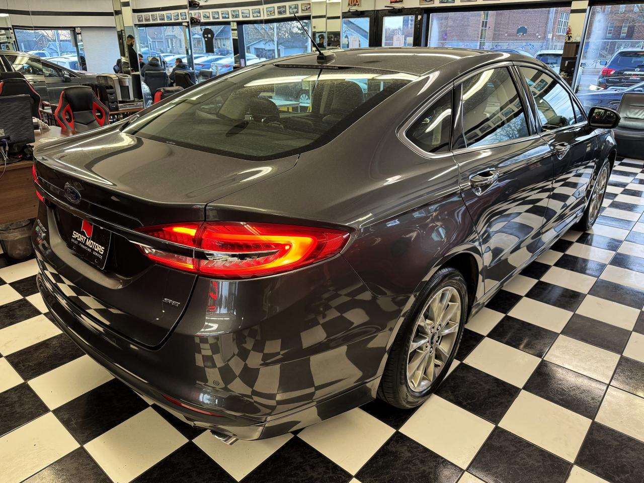 2018 Ford Fusion Energi SE+GPS+Camera+Heated Leather+New Tires+CLEANCARFAX - Photo #4
