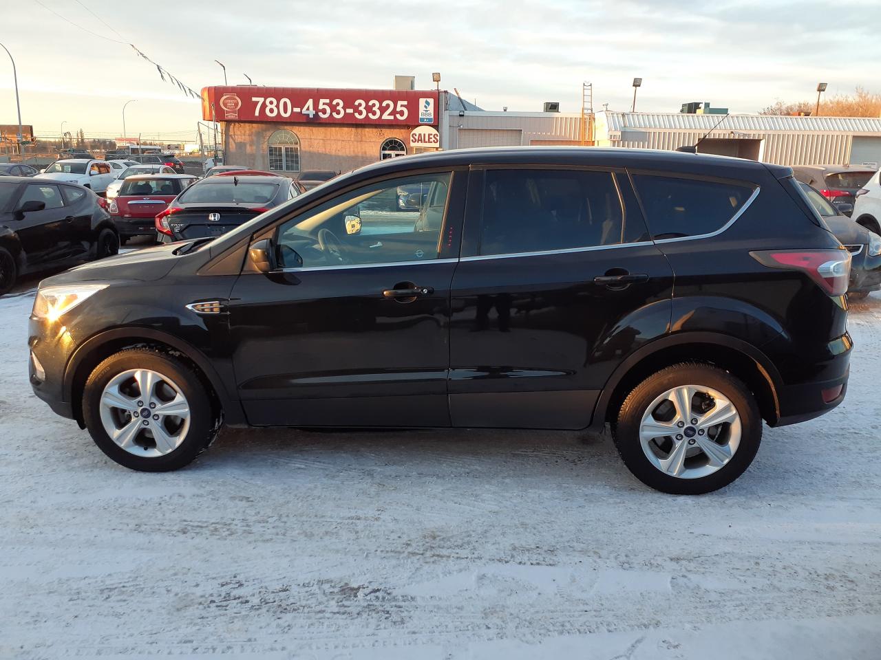 2017 Ford Escape SE, AWD, Heated Seats, BU Cam, Alloys - Photo #4