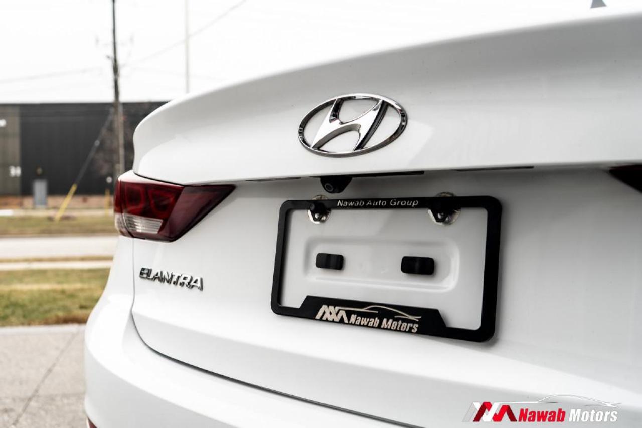 2017 Hyundai Elantra LIMITED|CARPLAY|SUNROOF|LEATHER INTERIOR|ALLOYS|POWER SEATS Photo3