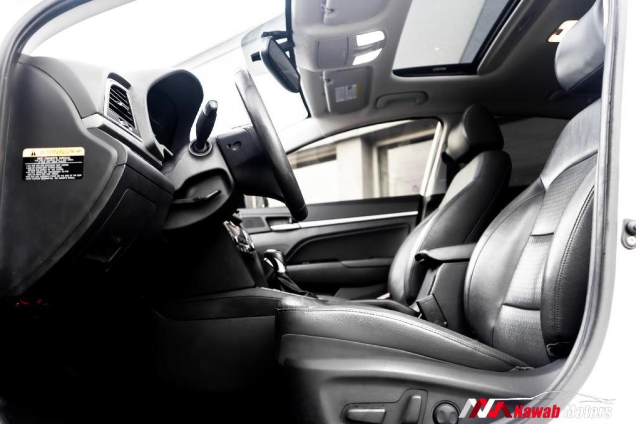 2017 Hyundai Elantra LIMITED|CARPLAY|SUNROOF|LEATHER INTERIOR|ALLOYS|POWER SEATS Photo4