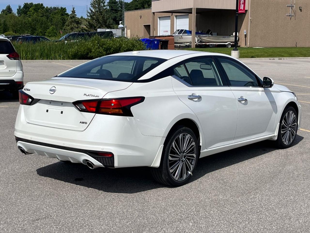 2024 Nissan Altima PLATINUM AWD Photo