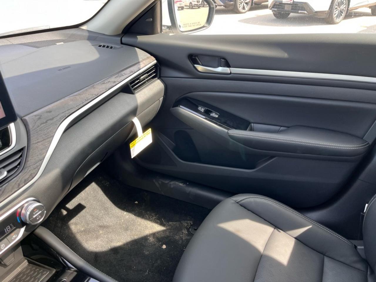 2024 Nissan Altima PLATINUM AWD Photo