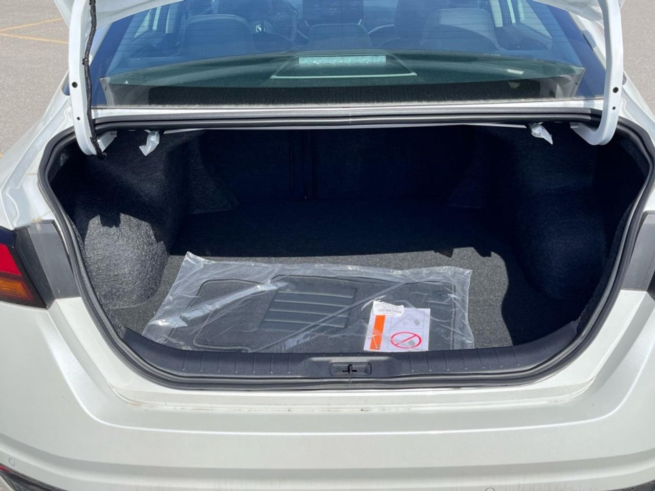 2024 Nissan Altima PLATINUM AWD Photo