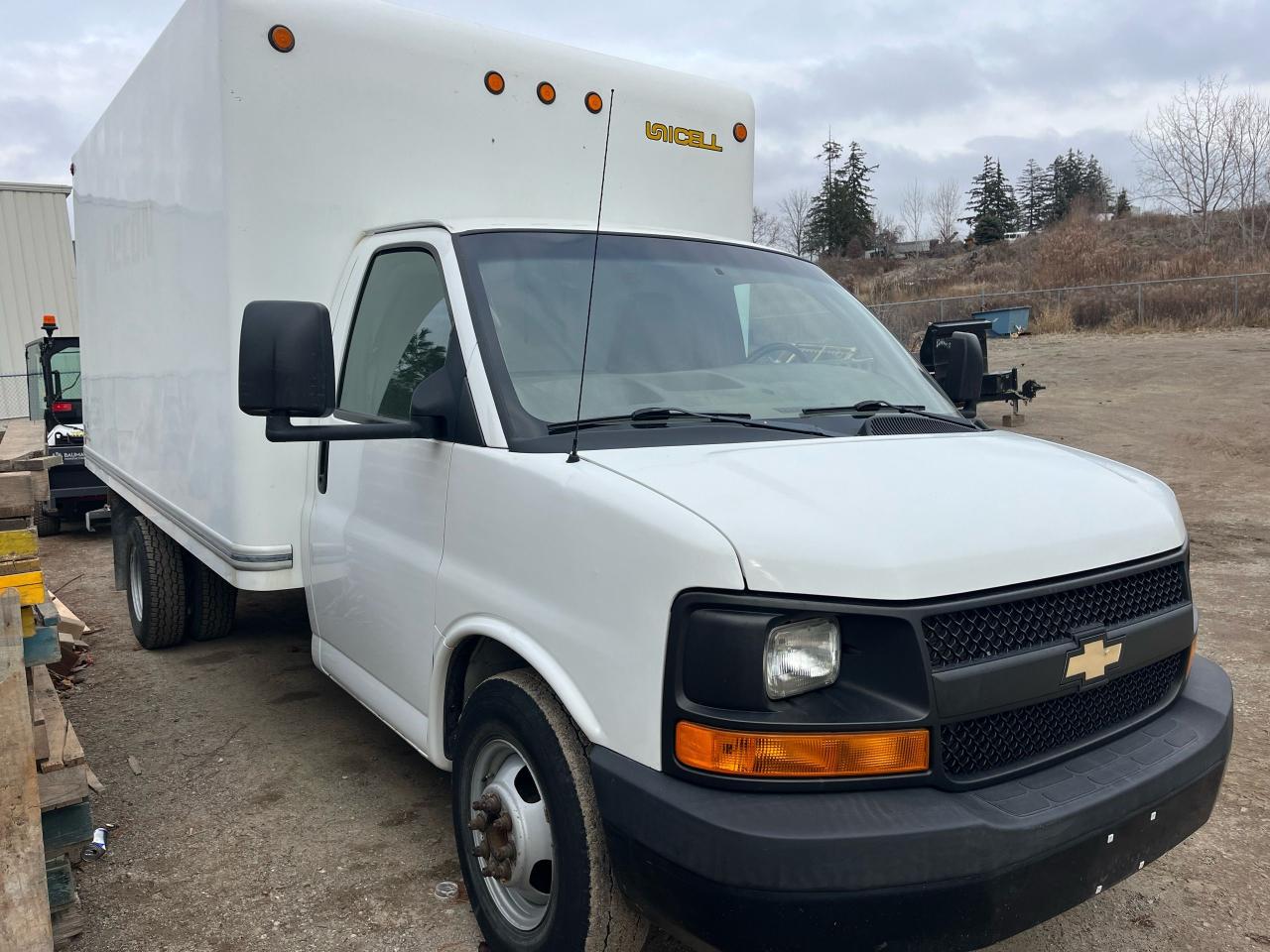 2014 Chevrolet Express 3500  - Photo #4