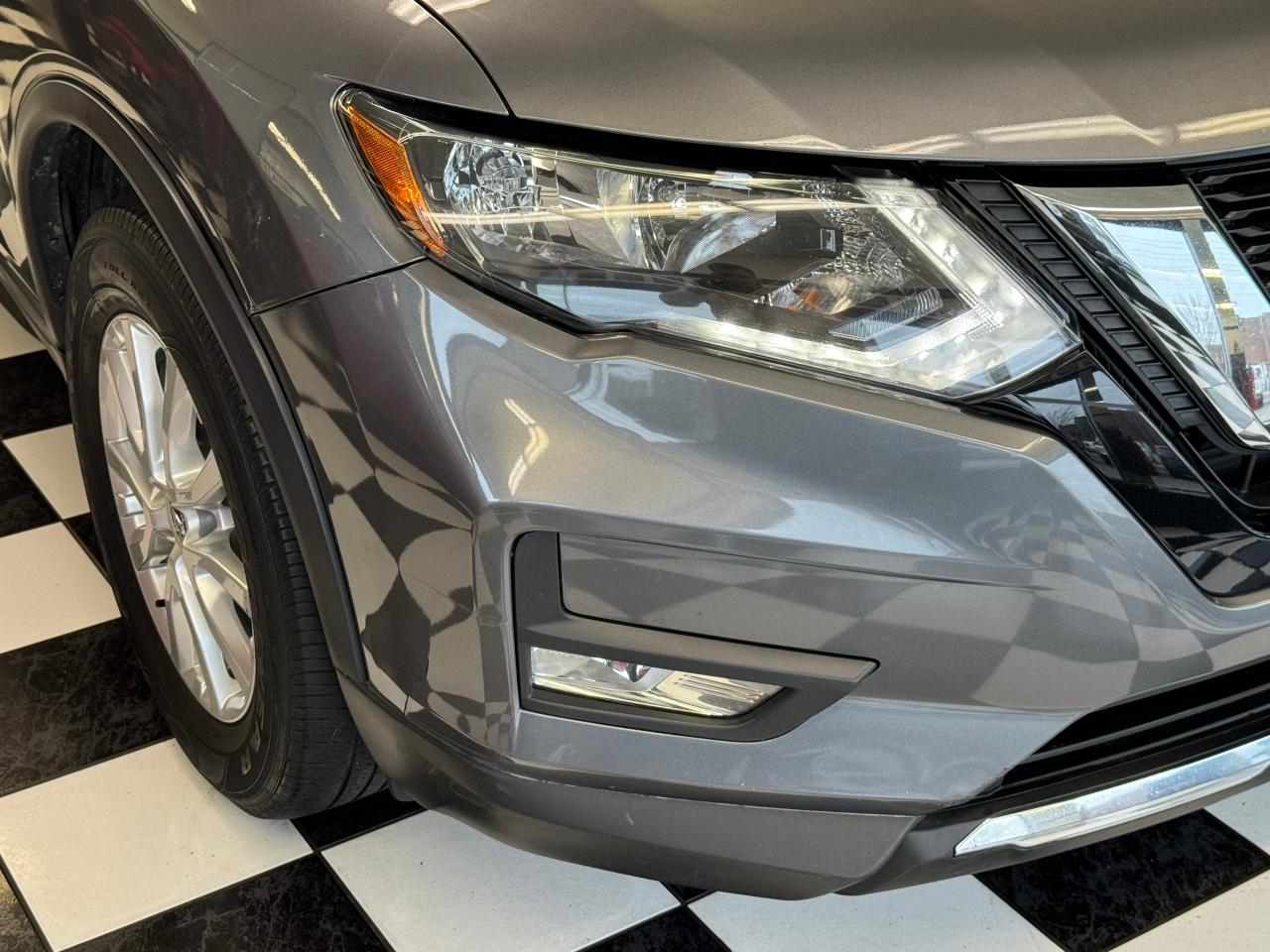 2019 Nissan Rogue SV TECH+Camera+ApplePlay+Heated Seats+Lane Keep Photo38