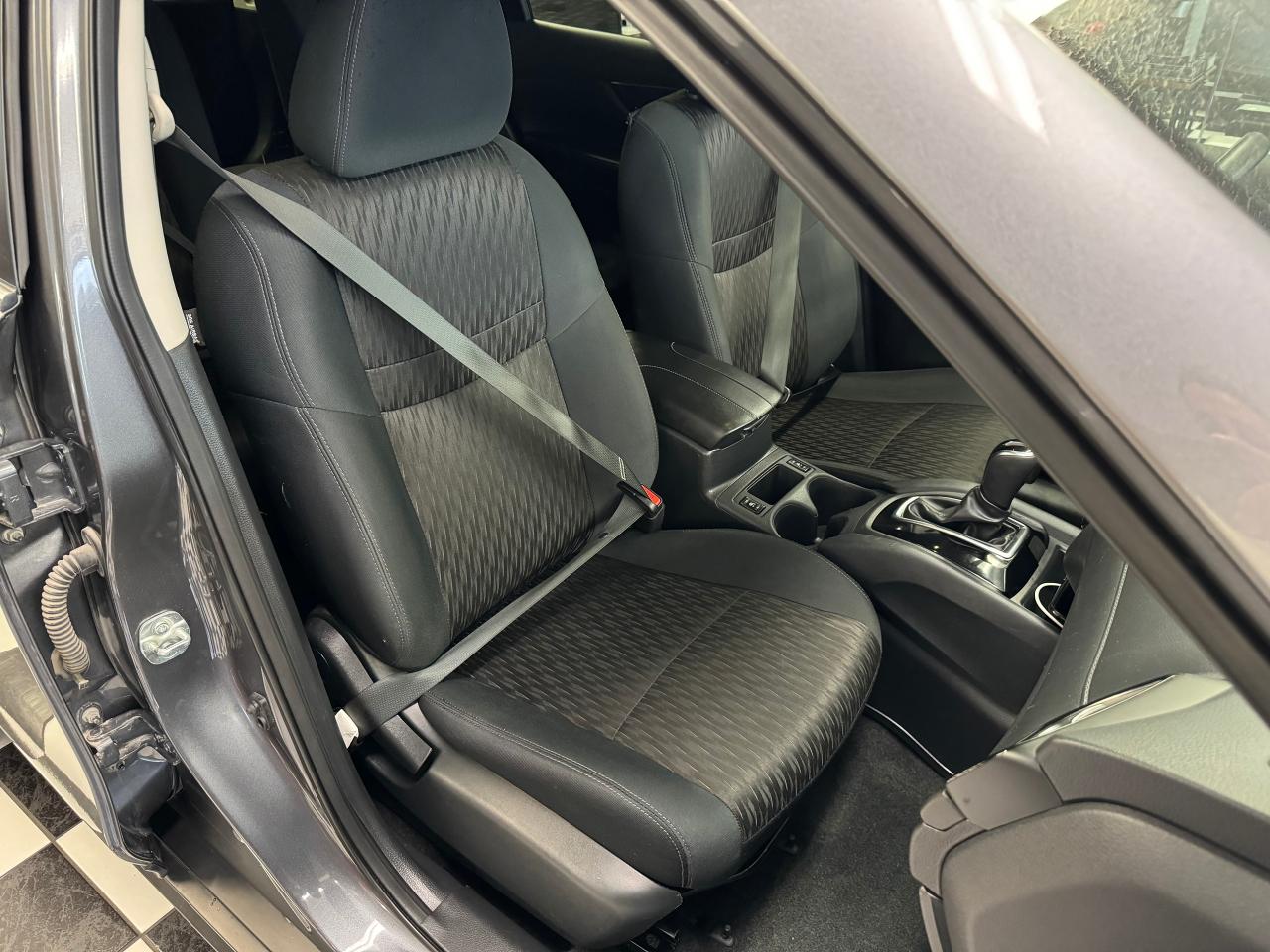 2019 Nissan Rogue SV TECH+Camera+ApplePlay+Heated Seats+Lane Keep Photo24