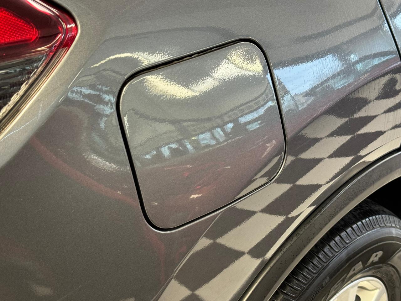 2019 Nissan Rogue SV TECH+Camera+ApplePlay+Heated Seats+Lane Keep Photo121