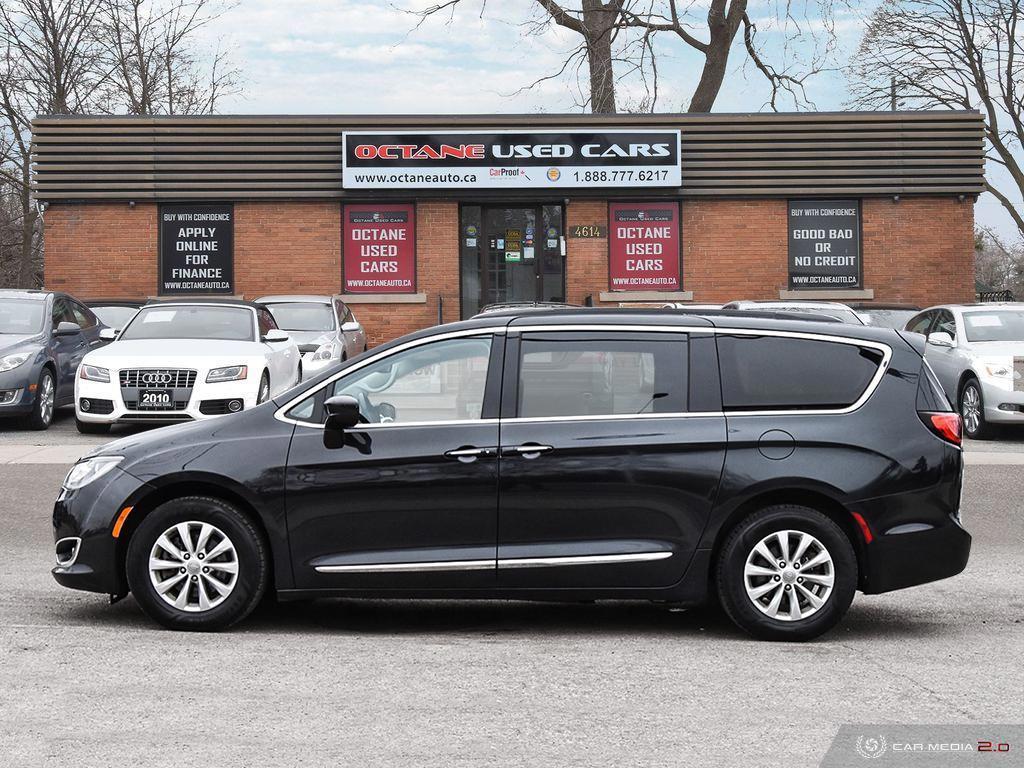 2017 Chrysler Pacifica Touring-L - Photo #3