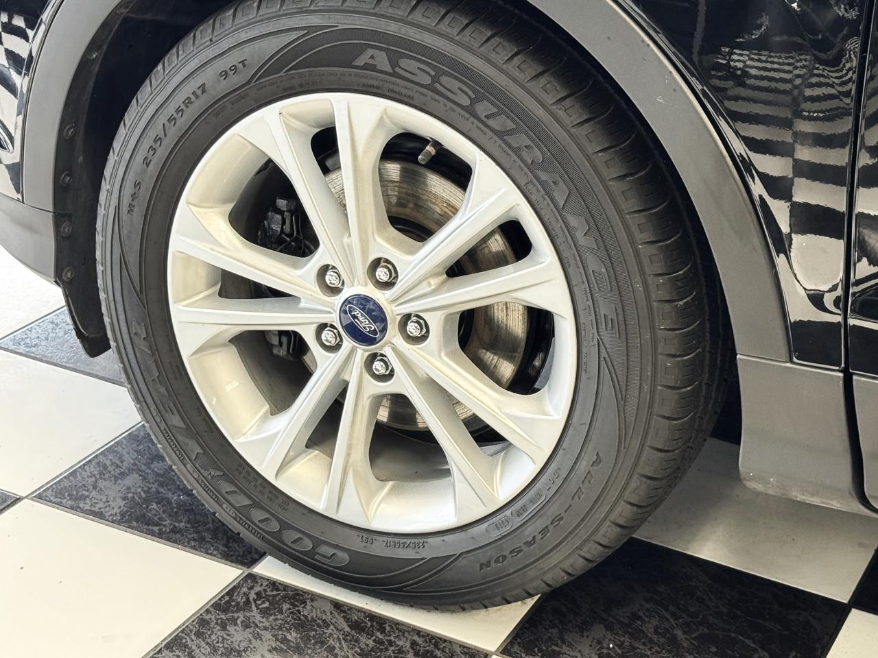 2017 Ford Escape SE+Heated Leather+Roof+GPS+Camera Photo109