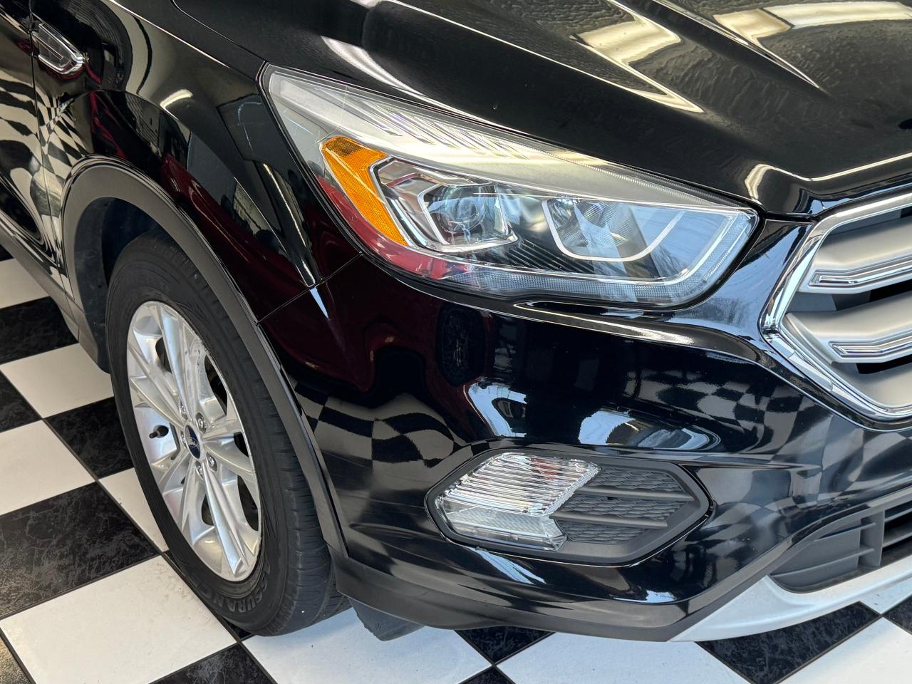 2017 Ford Escape SE+Heated Leather+Roof+GPS+Camera - Photo #36