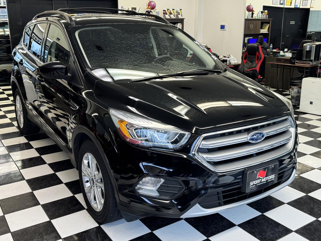 2017 Ford Escape SE+Heated Leather+Roof+GPS+Camera - Photo #5